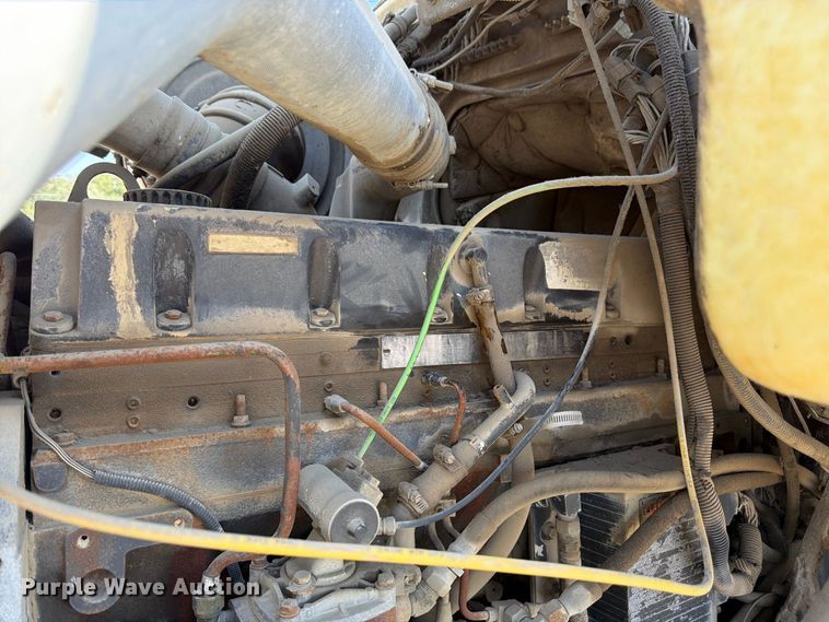 image for item DT3055 1997 Ford LT9000 ready mix truck