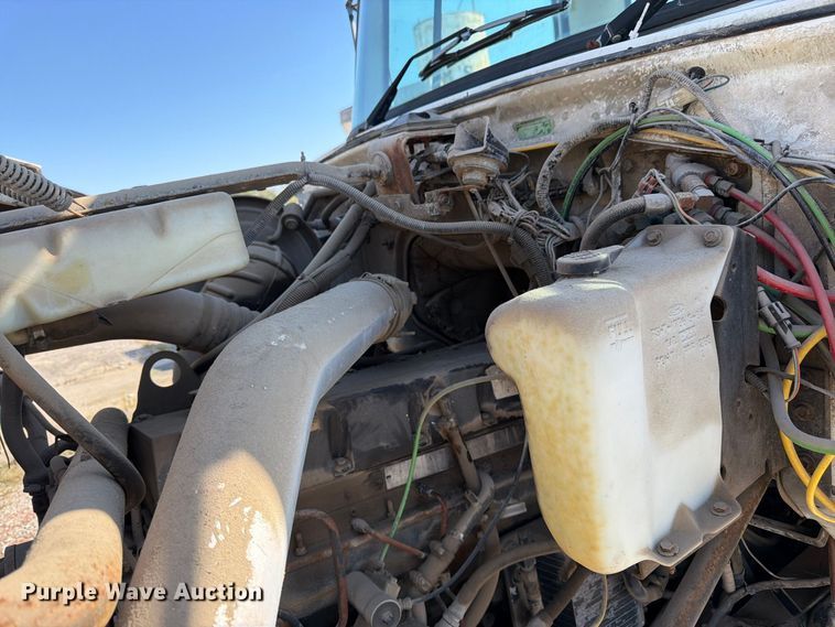 image for item DT3055 1997 Ford LT9000 ready mix truck