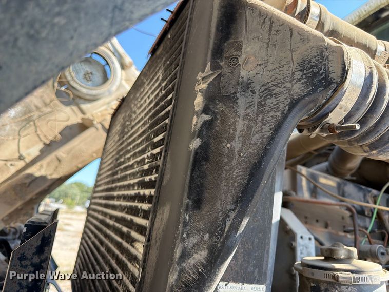 image for item DT3055 1997 Ford LT9000 ready mix truck