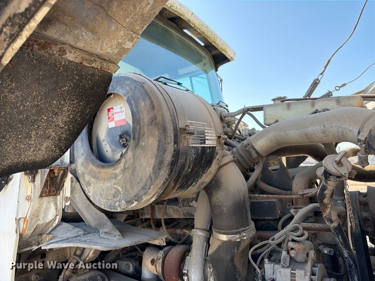 image for item DT3055 1997 Ford LT9000 ready mix truck
