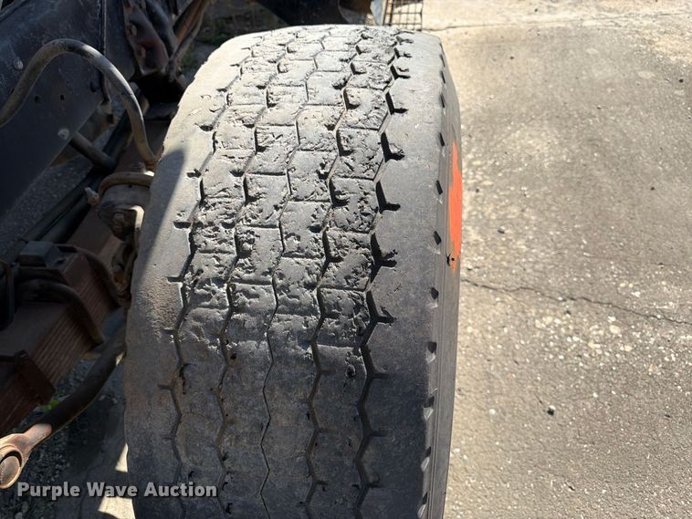 image for item DT3055 1997 Ford LT9000 ready mix truck