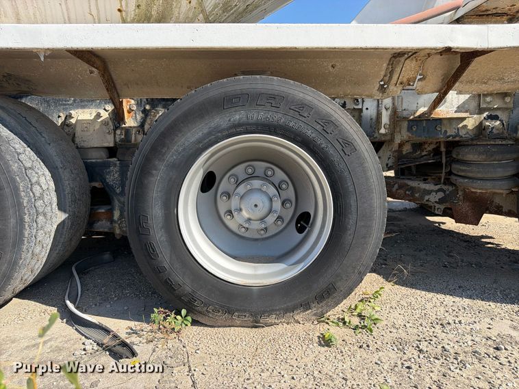 image for item DT3055 1997 Ford LT9000 ready mix truck