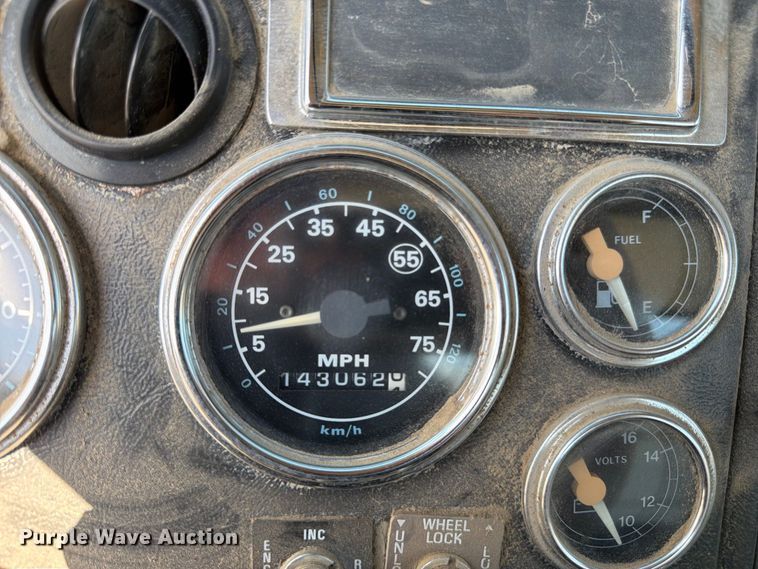 image for item DT3055 1997 Ford LT9000 ready mix truck