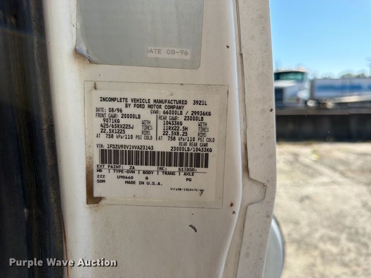 image for item DT3055 1997 Ford LT9000 ready mix truck