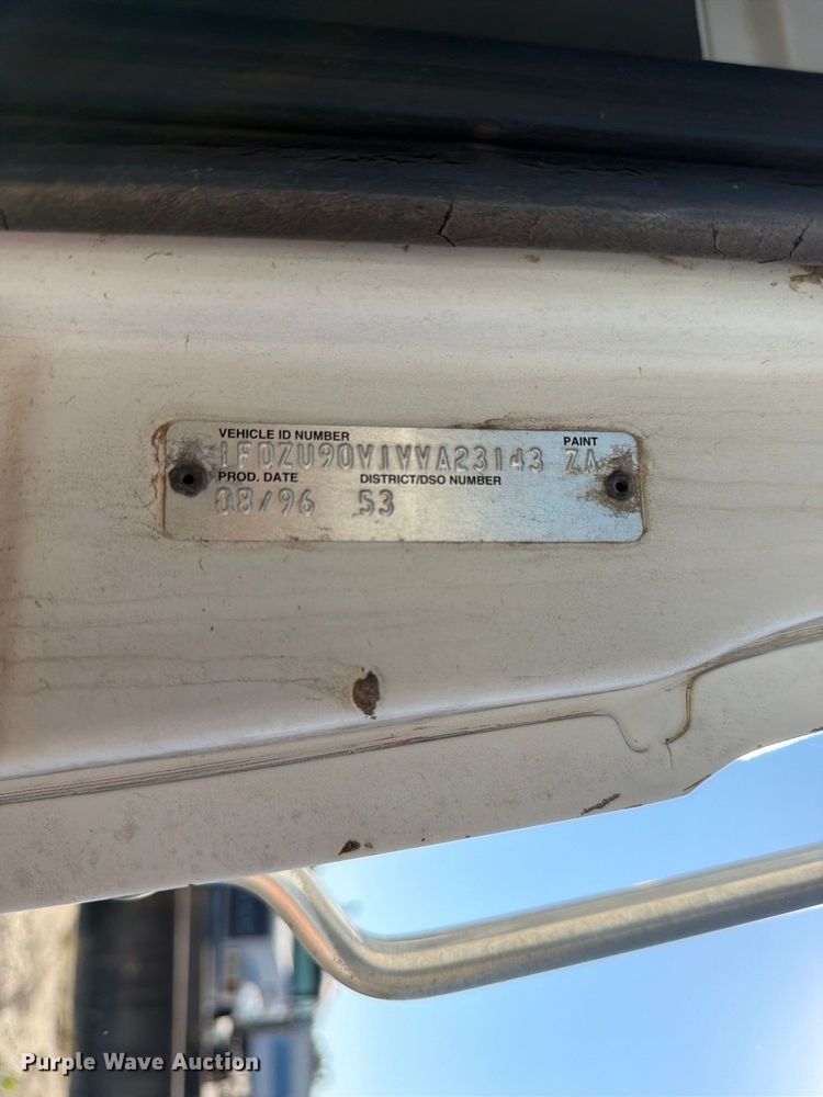 image for item DT3055 1997 Ford LT9000 ready mix truck