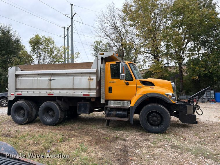 image for item DT3067 2012 International WorkStar 7400 dump truck