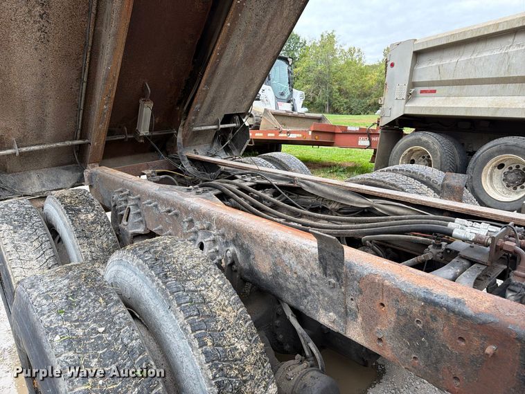 image for item DT3067 2012 International WorkStar 7400 dump truck