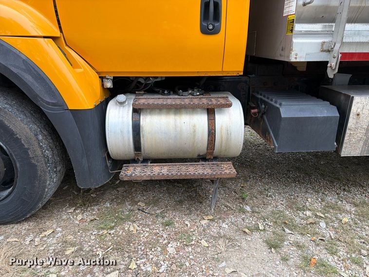 image for item DT3067 2012 International WorkStar 7400 dump truck