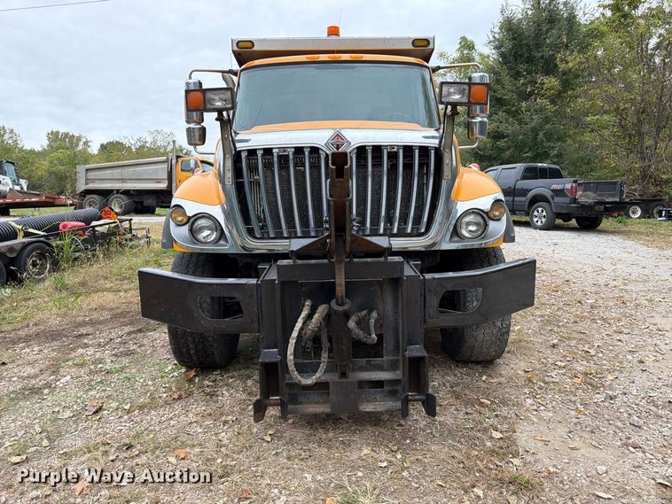image for item DT3067 2012 International WorkStar 7400 dump truck