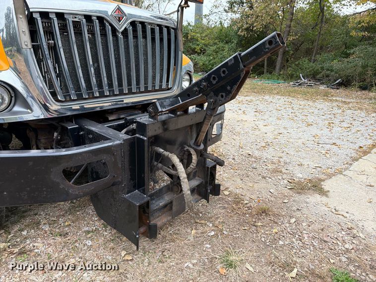 image for item DT3067 2012 International WorkStar 7400 dump truck