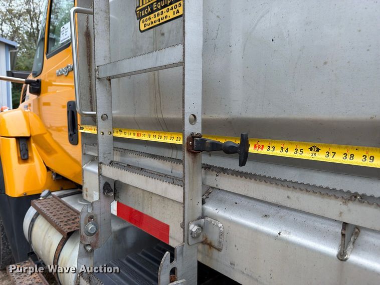 image for item DT3067 2012 International WorkStar 7400 dump truck