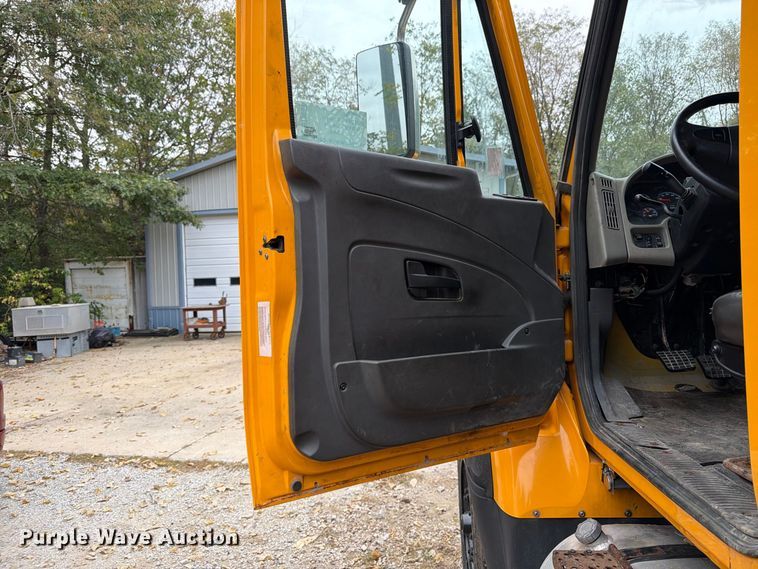 image for item DT3067 2012 International WorkStar 7400 dump truck
