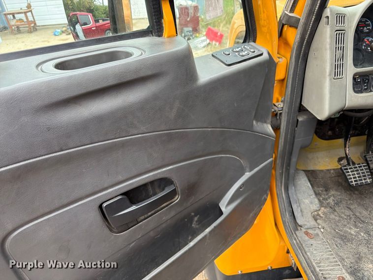 image for item DT3067 2012 International WorkStar 7400 dump truck