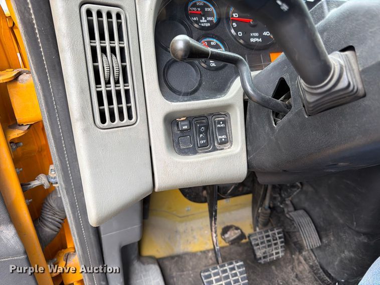 image for item DT3067 2012 International WorkStar 7400 dump truck