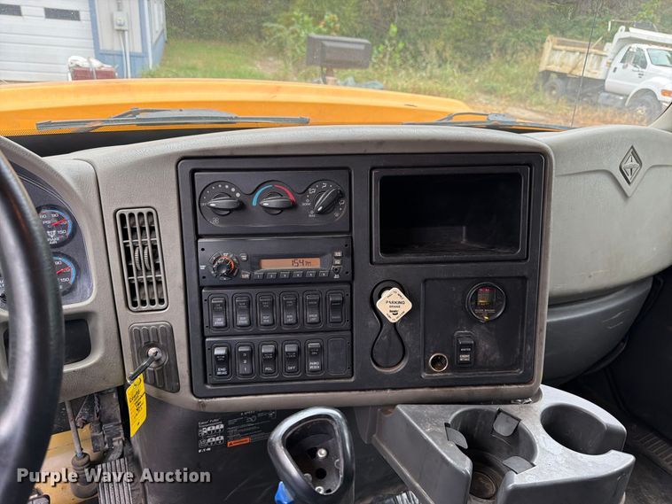 image for item DT3067 2012 International WorkStar 7400 dump truck