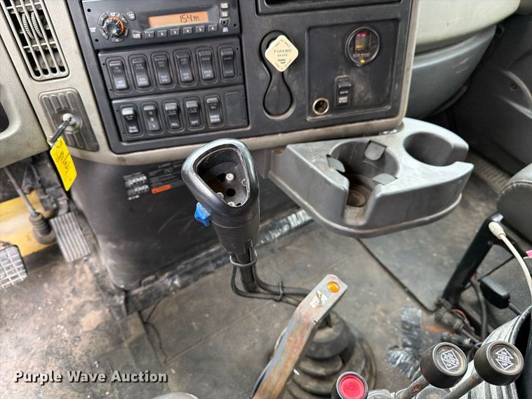 image for item DT3067 2012 International WorkStar 7400 dump truck