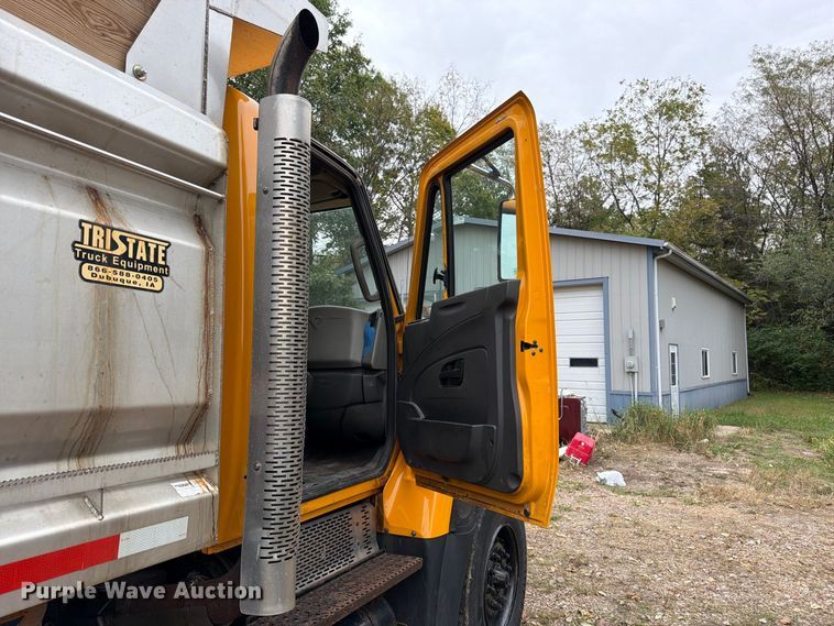 image for item DT3067 2012 International WorkStar 7400 dump truck
