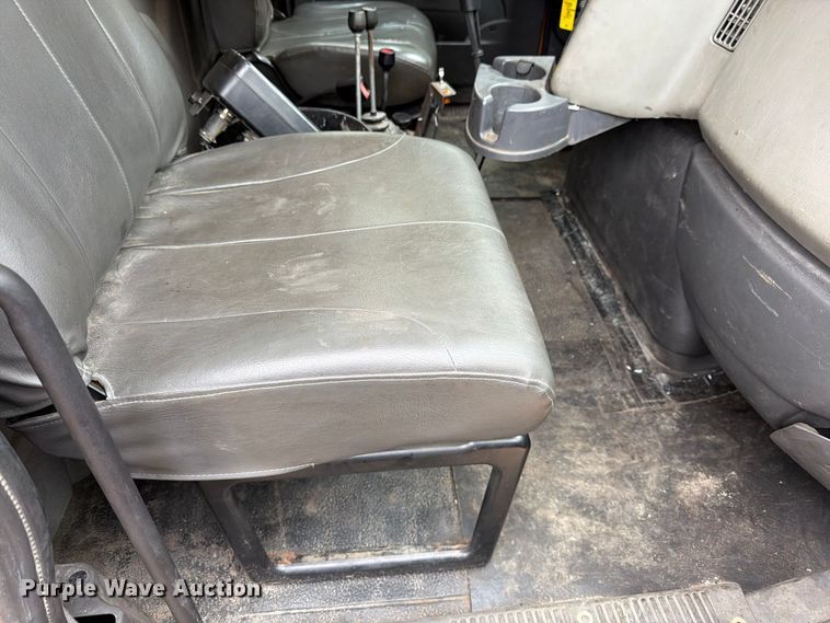 image for item DT3067 2012 International WorkStar 7400 dump truck