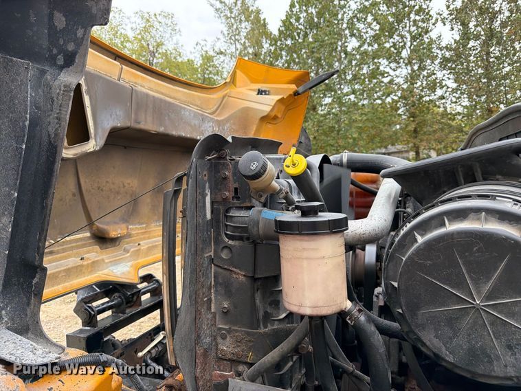 image for item DT3067 2012 International WorkStar 7400 dump truck