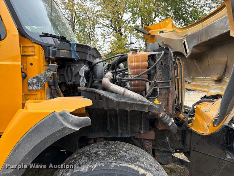 image for item DT3067 2012 International WorkStar 7400 dump truck