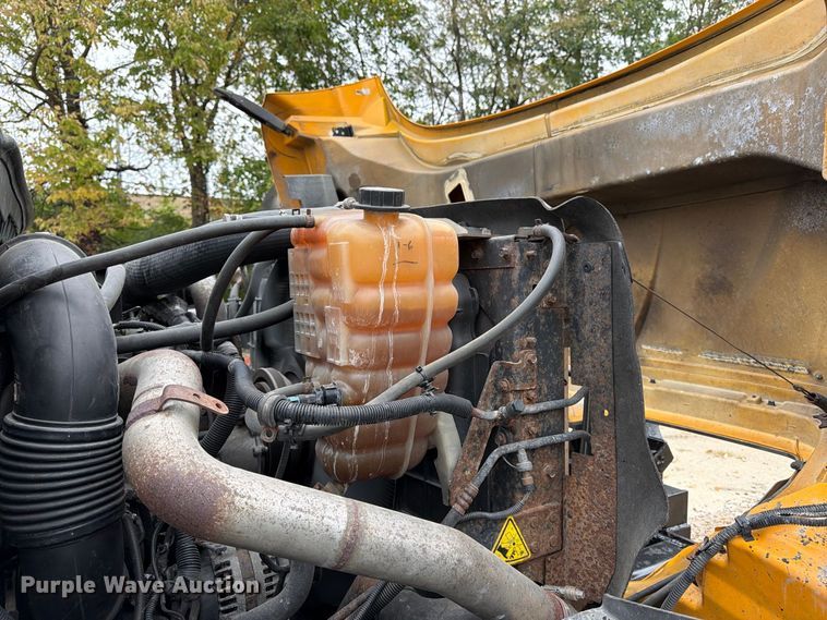 image for item DT3067 2012 International WorkStar 7400 dump truck
