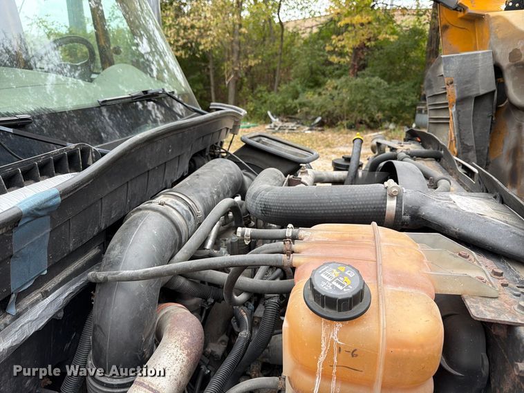 image for item DT3067 2012 International WorkStar 7400 dump truck