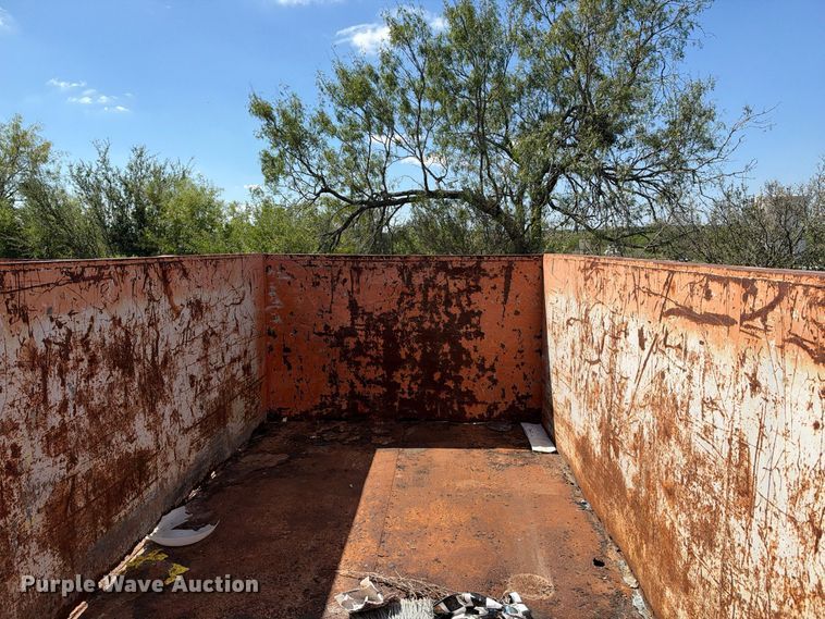 image for item DU1559 Roll-off container