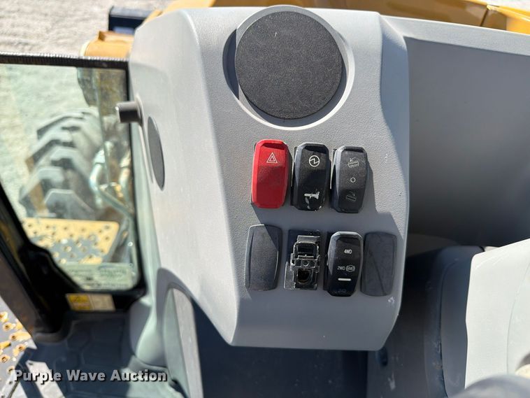 image for item DU1578 2022 Caterpillar 420 XE backhoe