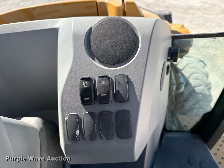 image for item DU1578 2022 Caterpillar 420 XE backhoe