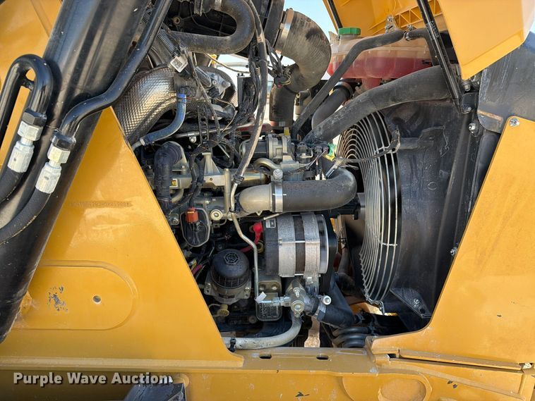 image for item DU1578 2022 Caterpillar 420 XE backhoe
