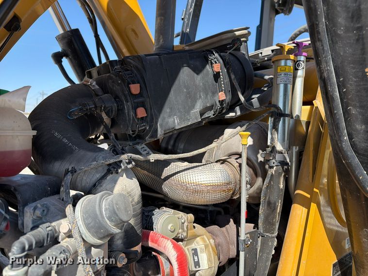 image for item DU1578 2022 Caterpillar 420 XE backhoe