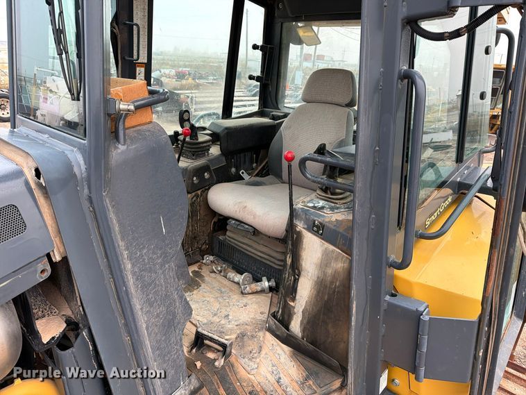 image for item DU1579 2017 John Deere 850K WLT dozer