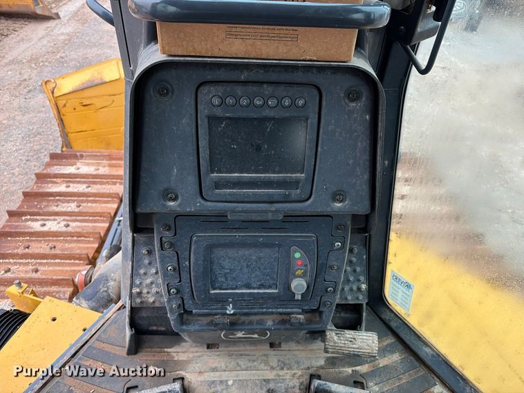 image for item DU1579 2017 John Deere 850K WLT dozer
