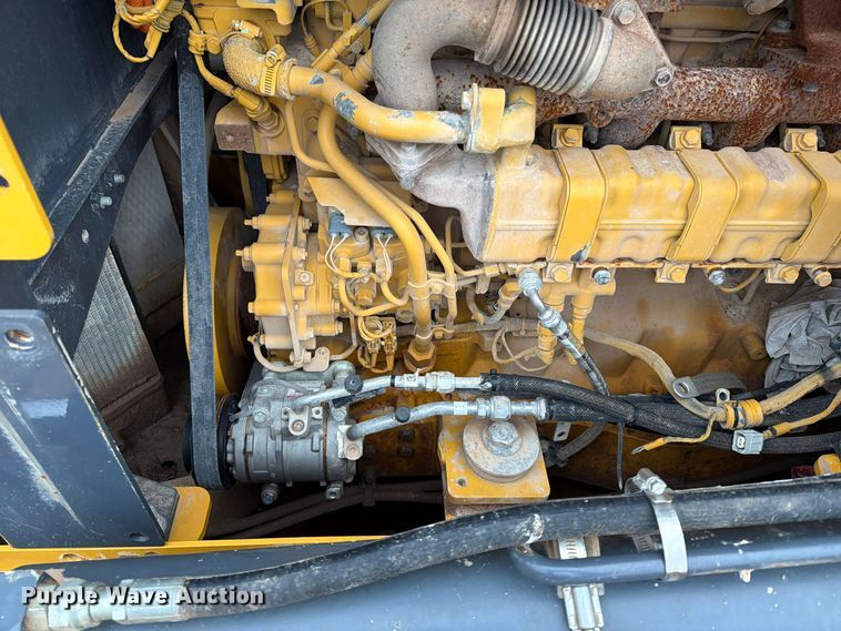 image for item DU1579 2017 John Deere 850K WLT dozer