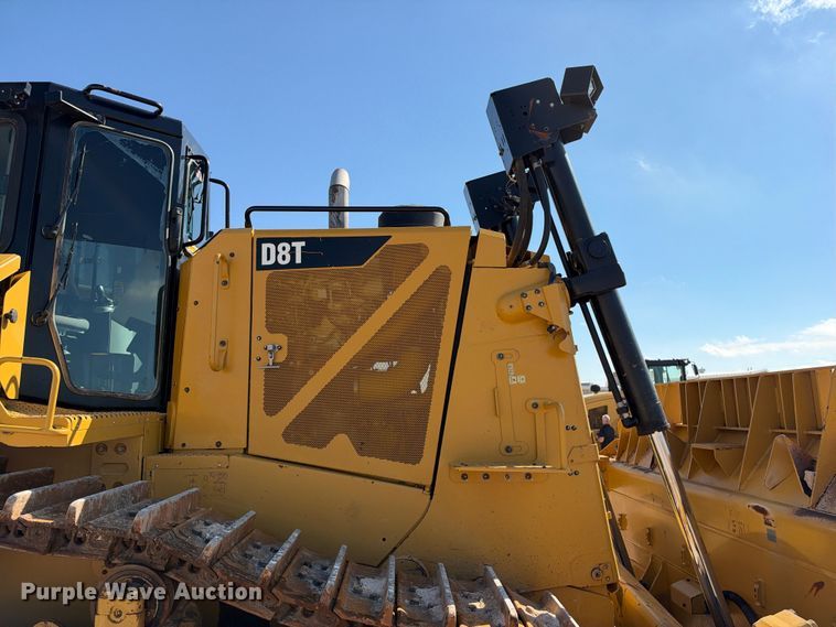 image for item DU1580 2017 Caterpillar D8T dozer