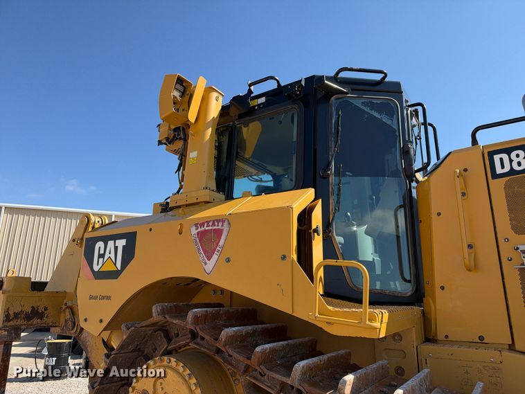 image for item DU1580 2017 Caterpillar D8T dozer