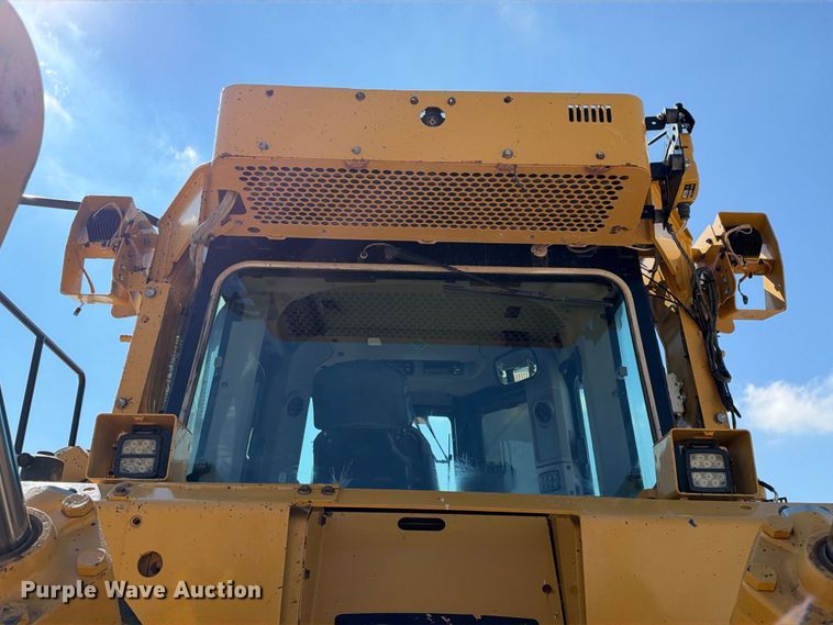 image for item DU1580 2017 Caterpillar D8T dozer