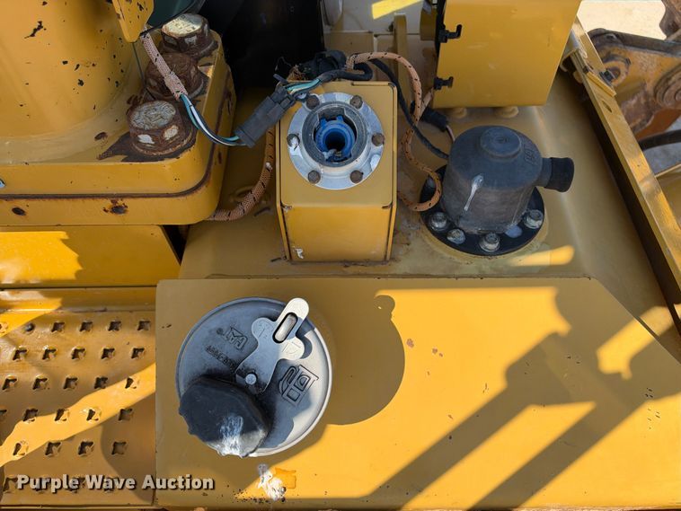 image for item DU1580 2017 Caterpillar D8T dozer