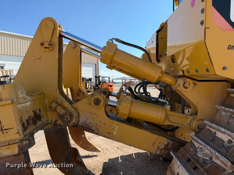 image for item DU1580 2017 Caterpillar D8T dozer
