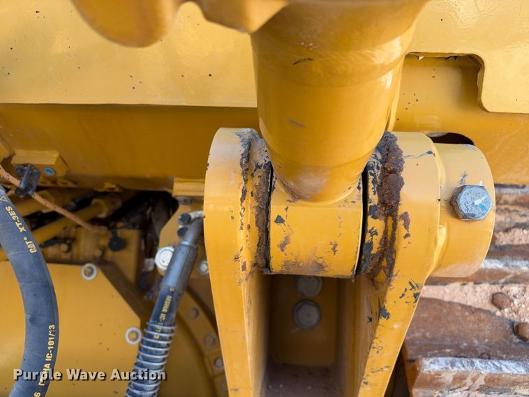 image for item DU1580 2017 Caterpillar D8T dozer