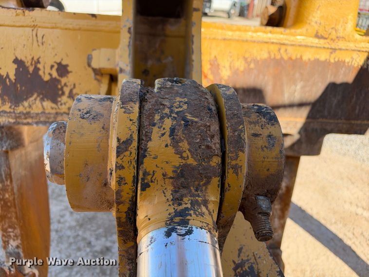 image for item DU1580 2017 Caterpillar D8T dozer