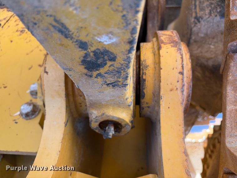image for item DU1580 2017 Caterpillar D8T dozer