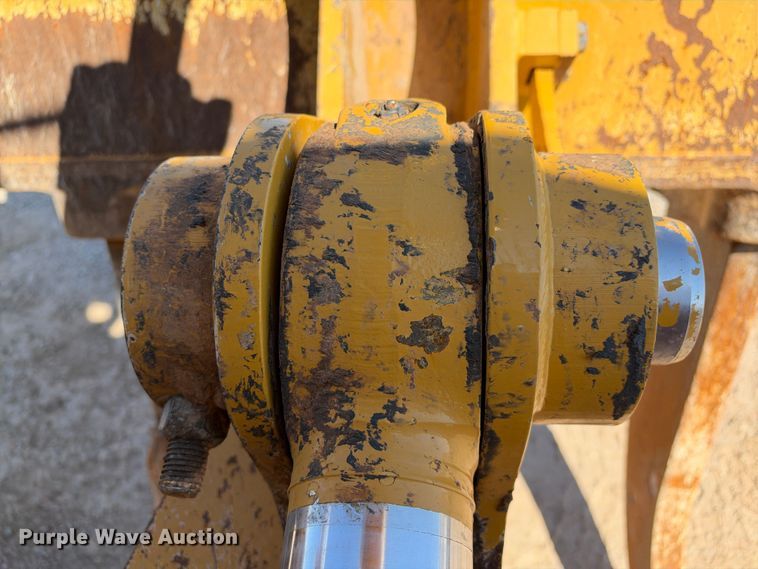 image for item DU1580 2017 Caterpillar D8T dozer