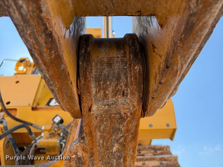 image for item DU1580 2017 Caterpillar D8T dozer