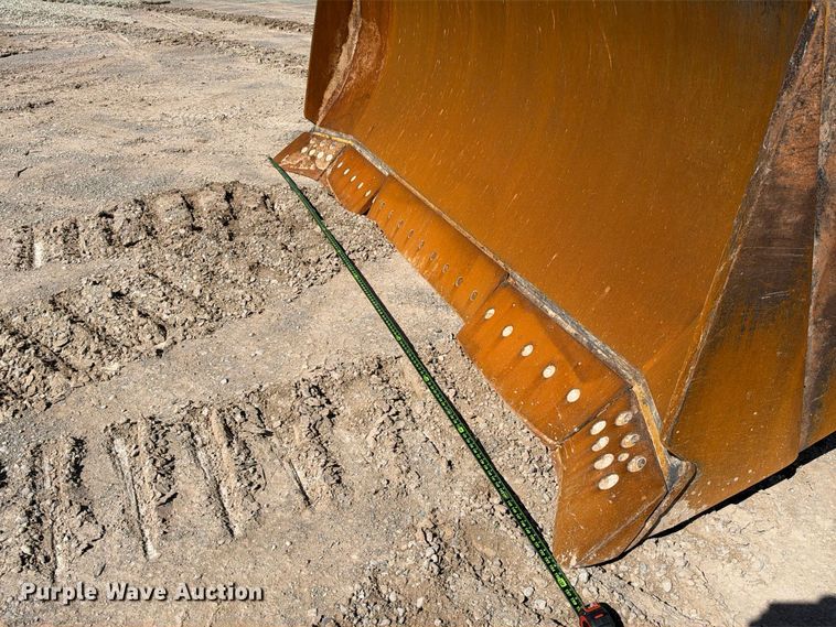 image for item DU1580 2017 Caterpillar D8T dozer