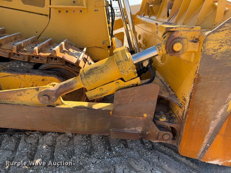 image for item DU1580 2017 Caterpillar D8T dozer