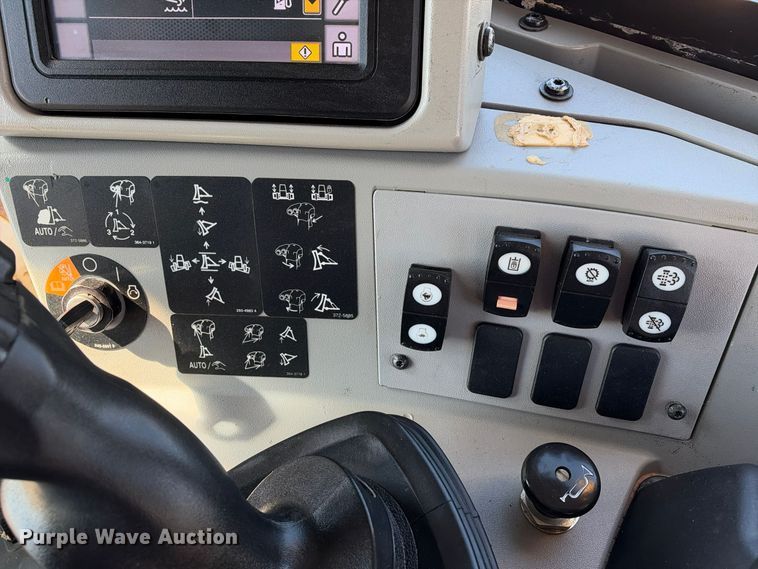image for item DU1580 2017 Caterpillar D8T dozer