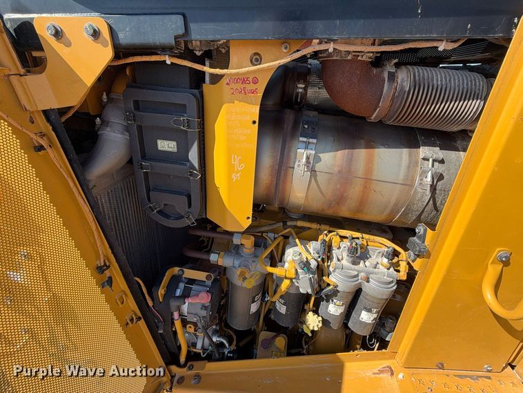 image for item DU1580 2017 Caterpillar D8T dozer