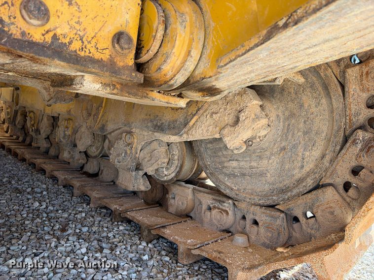 image for item DU1580 2017 Caterpillar D8T dozer