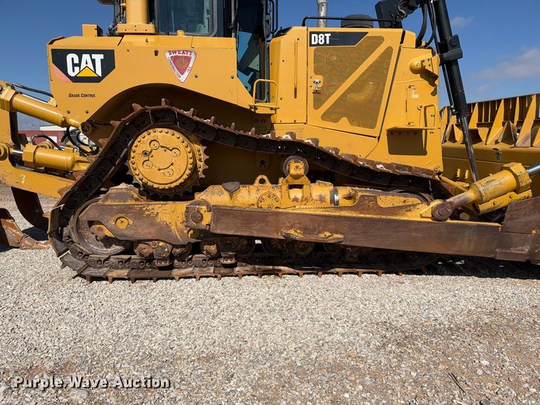 image for item DU1580 2017 Caterpillar D8T dozer